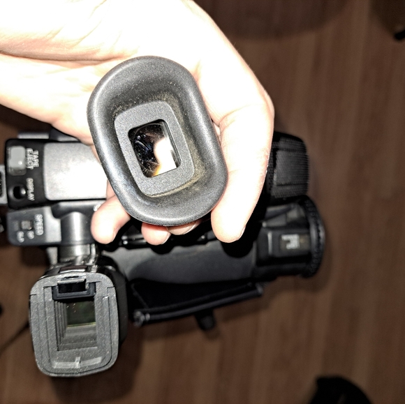 Panasonic Palmcorder IQ x12 Zoom/With All accessories, Bag, Tripod, and Guide - Picture 8 of 10